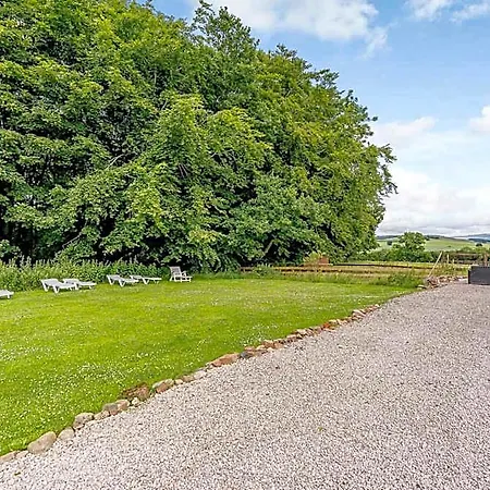 Calthwaite Hall Hotel *